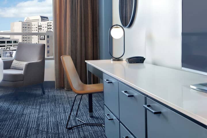 Room 12 of 80