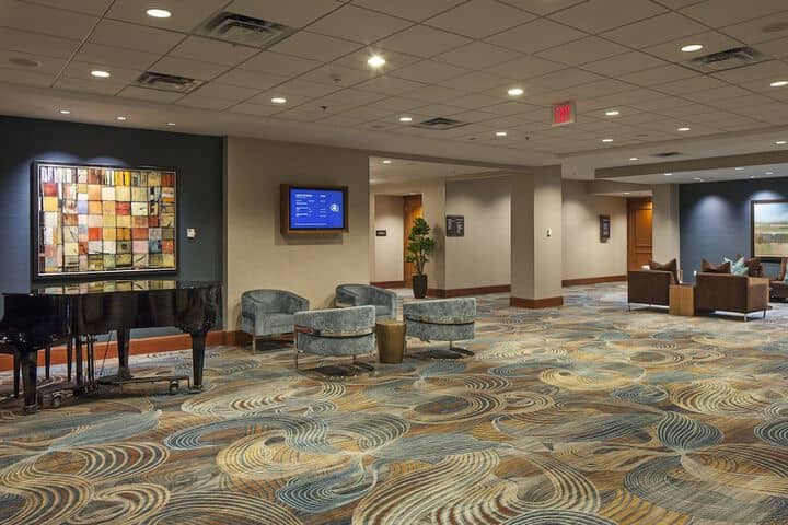 Ballroom/Hall 71 of 80